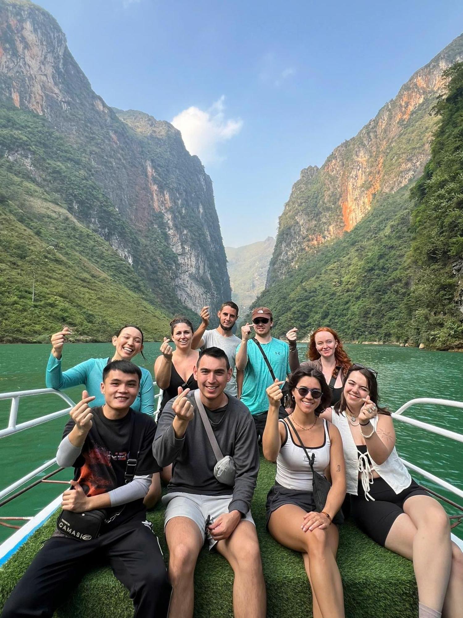 Hg Hostel Provide Tours & Motorbikes Хазянг Екстер'єр фото